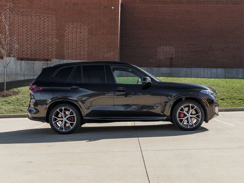 Used 2026 BMW X5 M60i image 3
