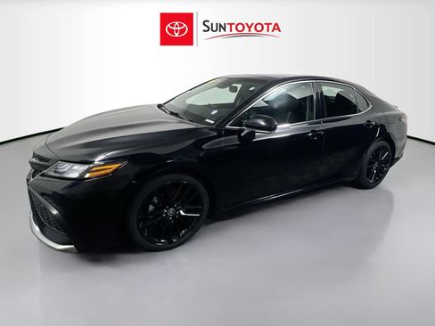 Used 2023 Toyota Camry XSE FWD image 9
