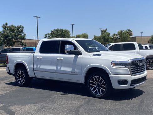 Used 2025 RAM 1500 Limited AWD/4WD image 7