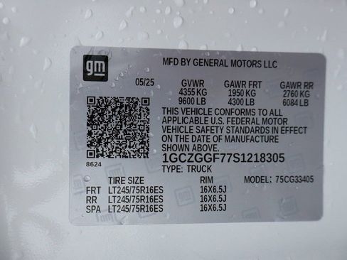 New 2025 Chevrolet Express 3500 Work Van w/ Chrome Appearance Package image 30