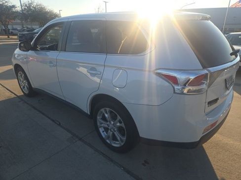 Used 2014 Mitsubishi Outlander GT image 4