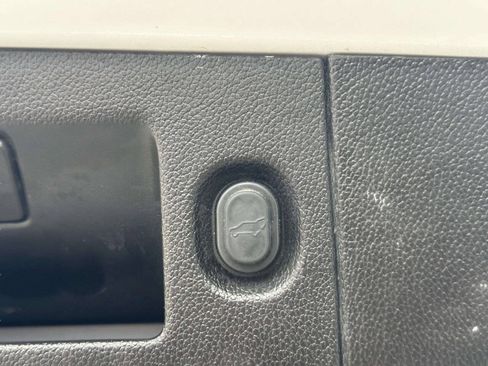 Used 2016 Chevrolet Tahoe LTZ AWD/4WD image 18