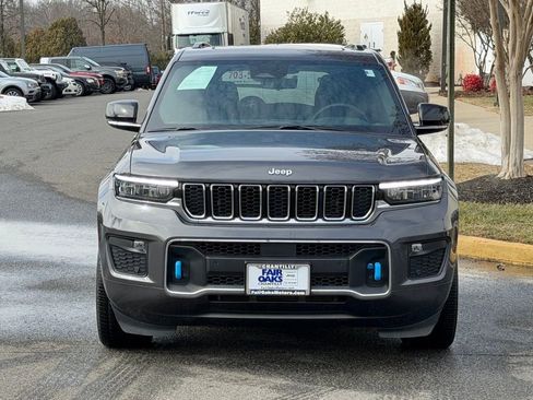 Used 2023 Jeep Grand Cherokee Overland w/ Luxury Tech Group IV image 4