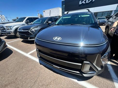 Used 2024 Hyundai Kona SEL FWD image 1