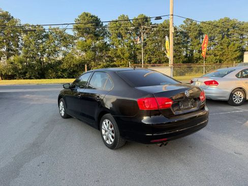 Used 2012 Volkswagen Jetta SE FWD image 3