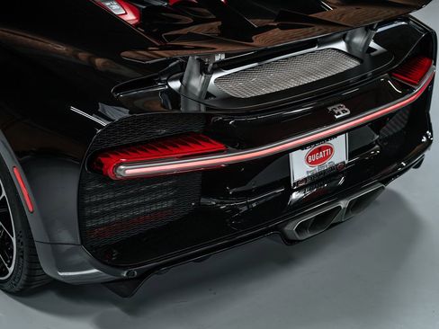 Used 2019 Bugatti Chiron image 24