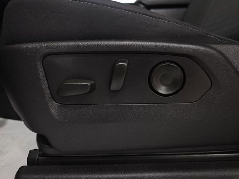 Used 2023 Chevrolet Silverado 1500 LT image 11