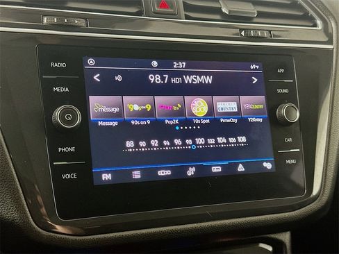 Used 2023 Volkswagen Tiguan SE R-Line image 17