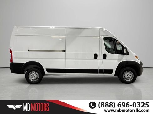 Used 2024 RAM ProMaster 2500 w/ Safety Group FWD image 4