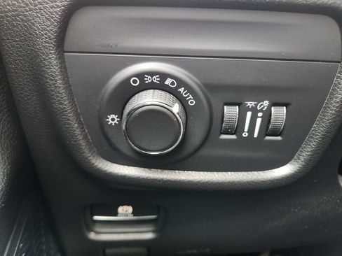 Used 2024 Jeep Grand Cherokee Laredo AWD/4WD image 16