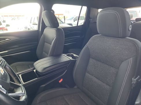 Used 2025 Chevrolet Traverse LT FWD image 13