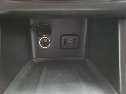 Used 2019 GMC Acadia Denali w/ Technology Package FWD image 26