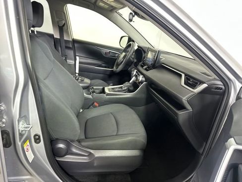 Used 2019 Toyota RAV4 LE image 29
