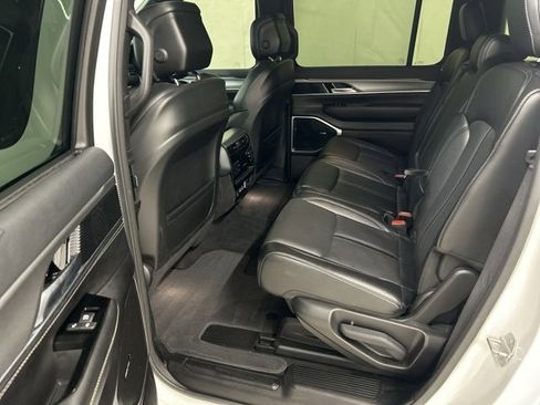 Used 2023 Jeep Wagoneer Series II w/ Convenience Group I image 8