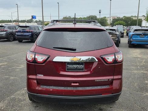 Used 2016 Chevrolet Traverse LT w/ Style and Technology Package FWD image 4