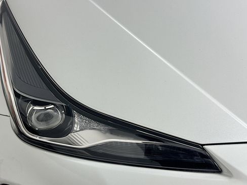 Used 2022 Toyota Prius L Eco image 9