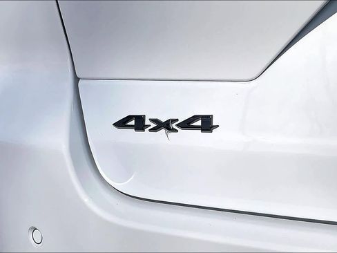 Used 2025 Jeep Grand Cherokee Summit w/ Obsidian Package image 32