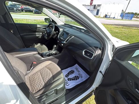 Used 2019 Chevrolet Equinox LT w/ Driver Convenience Package FWD image 12