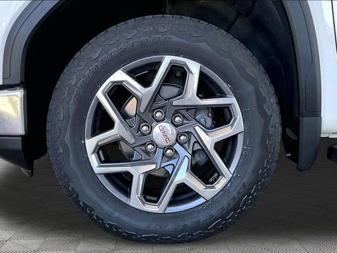 Used 2023 GMC Sierra 1500 SLT AWD/4WD image 21
