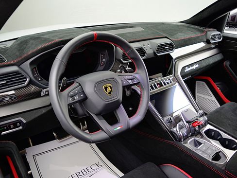 Used 2024 Lamborghini Urus Performante image 31