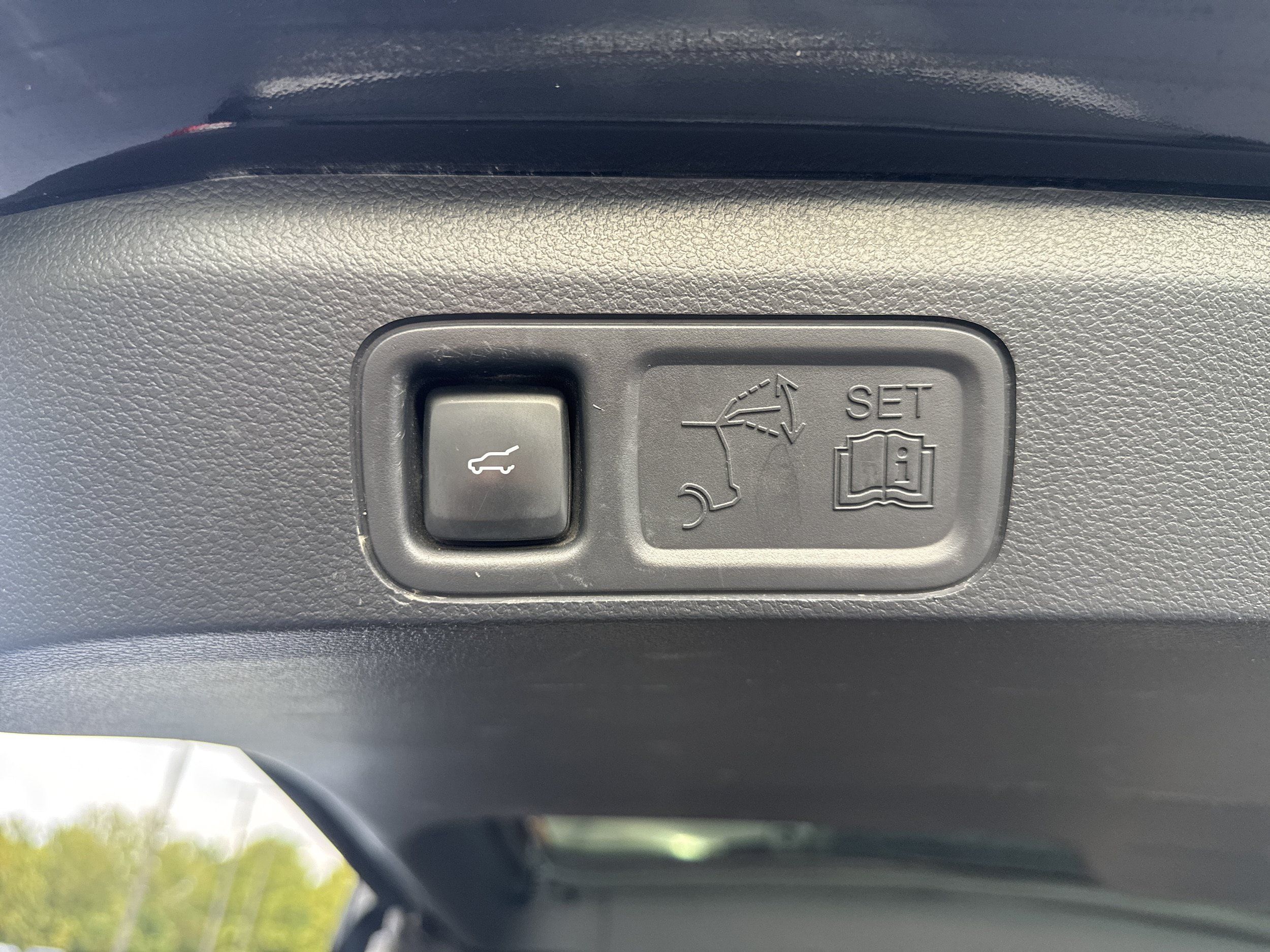 Used 2024 Ford Expedition Limited AWD/4WD image 12