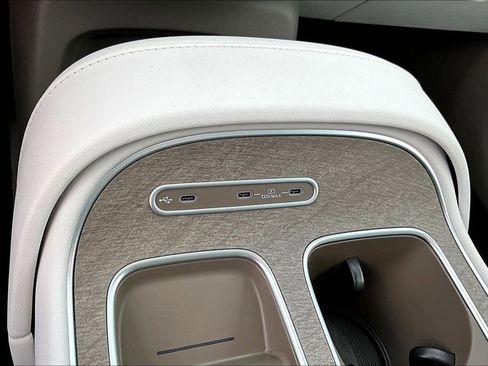 Used 2026 Hyundai Palisade Limited image 18