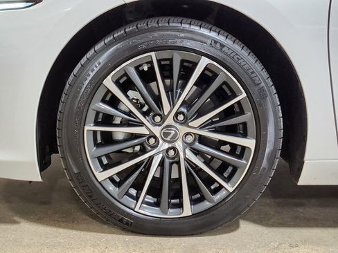 Used 2024 Lexus ES 350 w/ Premium Package image 26