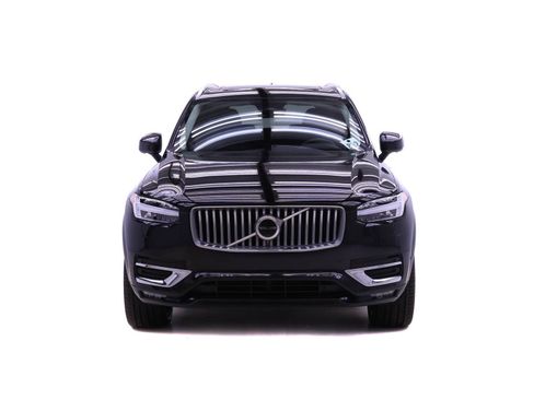 Certified 2024 Volvo XC90 B6 Plus image 2