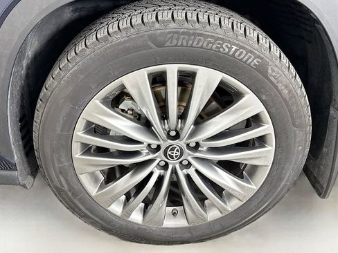 Used 2022 Toyota Highlander Platinum image 32
