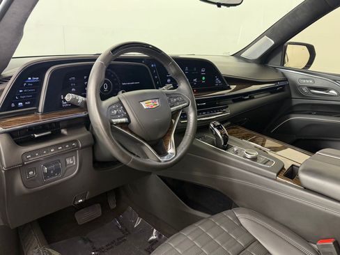 Used 2023 Cadillac Escalade Sport Platinum w/ LPO, ONYX Package AWD/4WD image 4