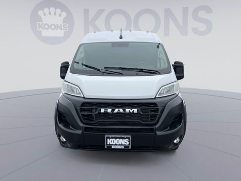 Used 2024 RAM ProMaster 2500 w/ Convenience Group FWD image 2