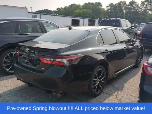 Used 2022 Toyota Camry SE w/ Convenience Package FWD image 4
