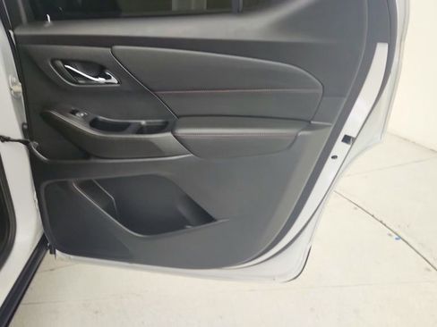 Used 2023 Chevrolet Traverse RS AWD/4WD image 36