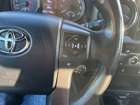 Used 2016 Toyota Tacoma TRD Sport image 20