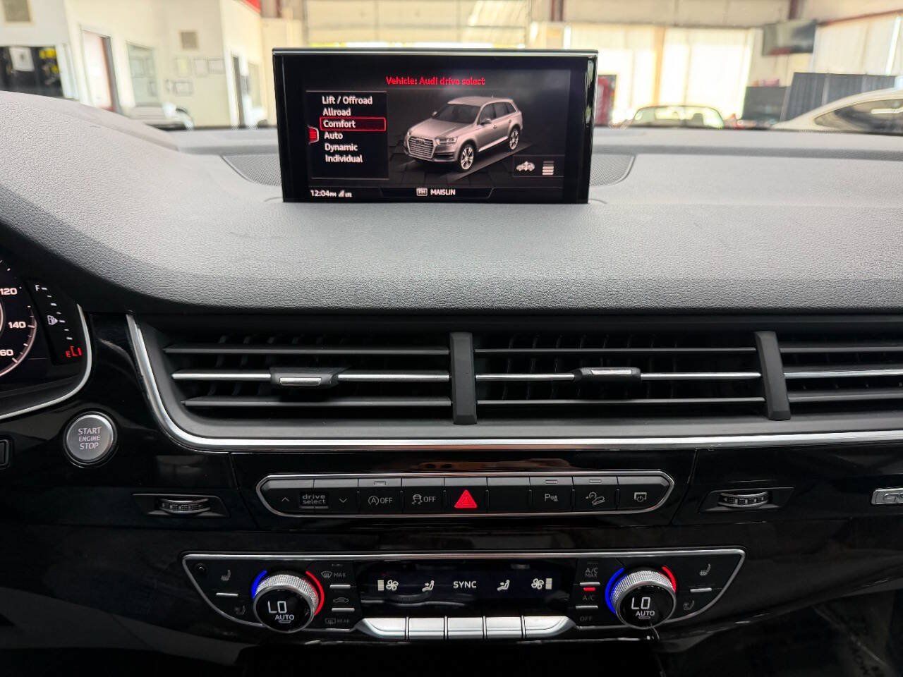 Used 2018 Audi Q7 3.0T Prestige AWD/4WD image 28