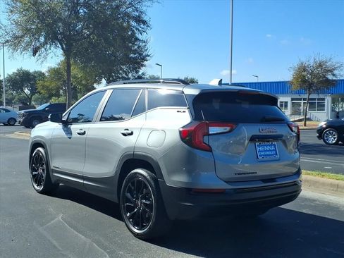 Used 2023 GMC Terrain SLE w/ Elevation Edition FWD image 8
