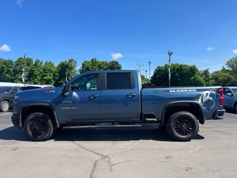 Used 2025 Chevrolet Silverado 3500 W/T AWD/4WD image 4