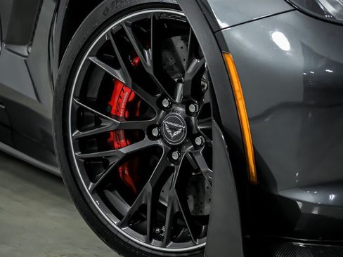 Used 2018 Chevrolet Corvette Z06 RWD image 4