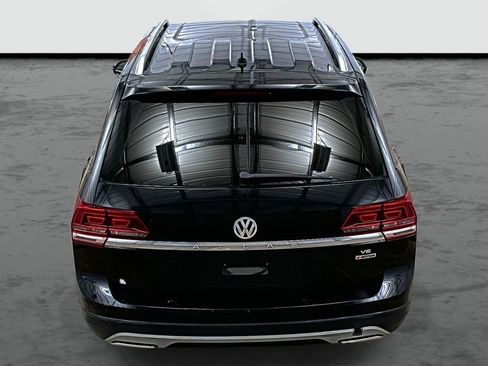 Used 2018 Volkswagen Atlas Launch Edition image 3