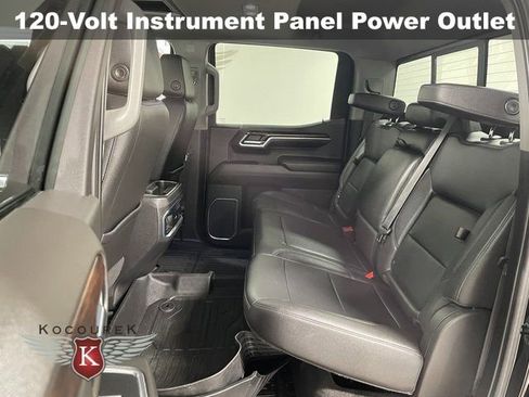 Used 2022 GMC Sierra 1500 SLT w/ SLT Premium Plus Package AWD/4WD image 22