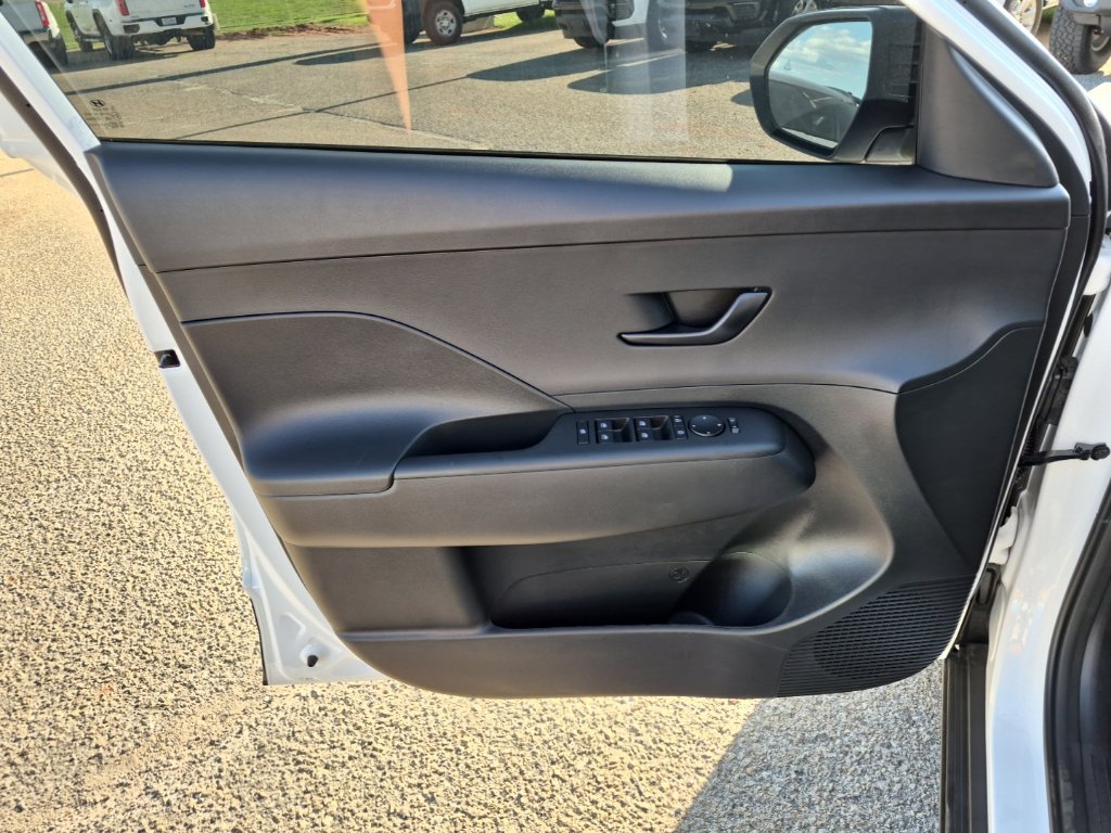New 2027 Hyundai Kona SEL Sport FWD image 9