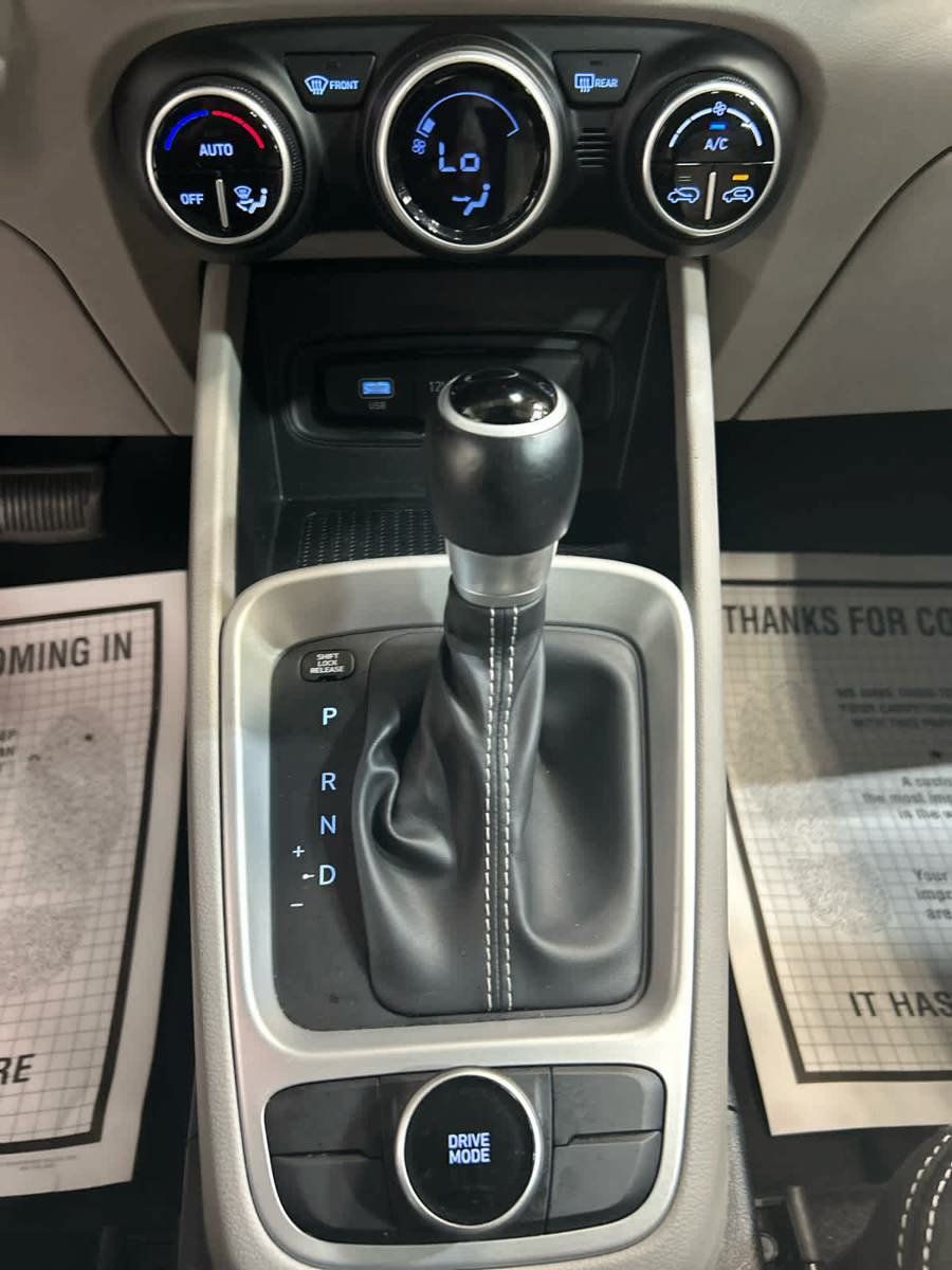 Used 2025 Hyundai Venue SEL FWD image 7