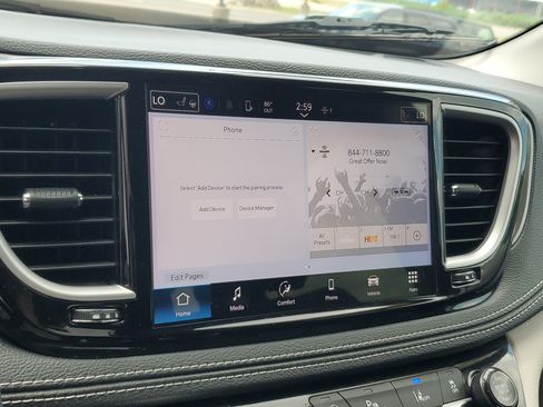 Used 2024 Chrysler Pacifica Touring-L FWD image 14
