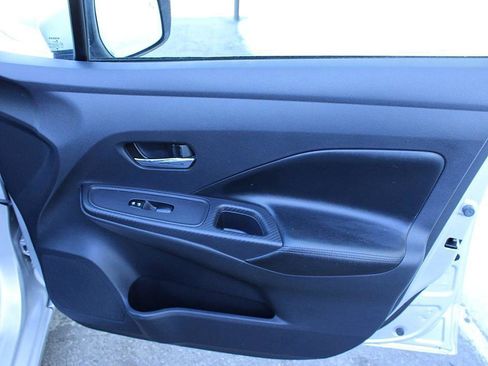 Used 2020 Nissan Versa SV image 16