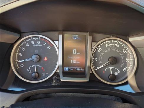 Used 2022 Toyota Tacoma SR5 RWD image 16