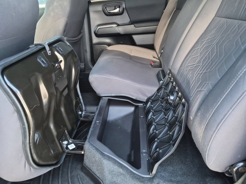 Used 2019 Toyota Tacoma TRD Sport w/ Technology Package RWD image 26