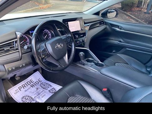 Used 2021 Toyota Camry SE image 6