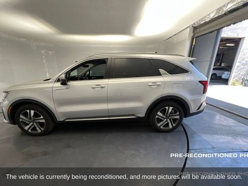 Used 2024 Kia Sorento EX AWD/4WD image 16