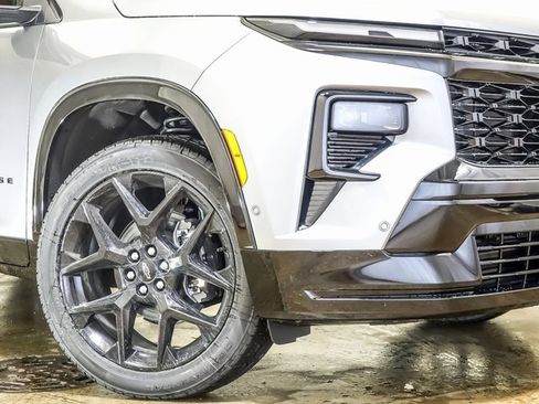 New 2026 Chevrolet Traverse RS w/ LPO, Floor Liner Package image 4