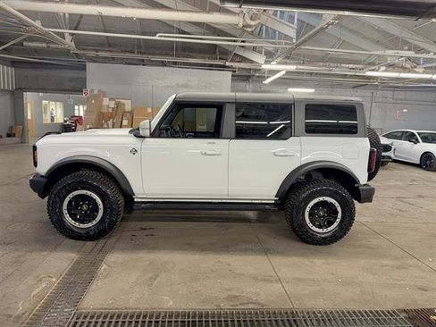 Certified 2023 Ford Bronco Outer Banks w/ Sasquatch Package image 5